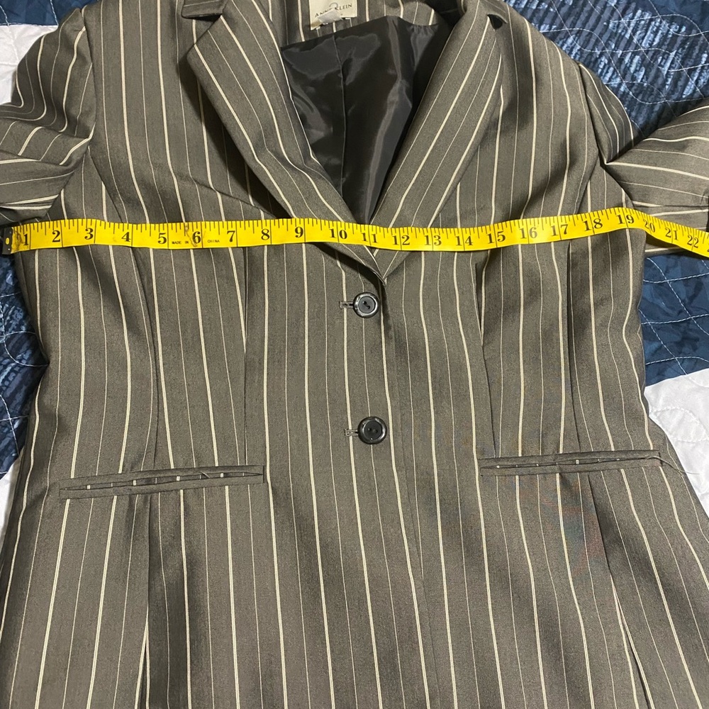 And Klein petite dress suit Jacket - Picture 4 of 5